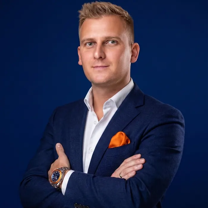 Kamil Roszewski, CEO w zespole Agencji Wizerunku.